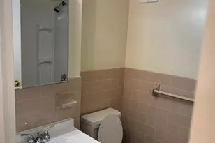 5340 Holmes Run Pkwy, Alexandria, VA 22304 - Photo 18