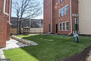 3302 Wyndham Cir, Alexandria, VA 22302 - Photo 10