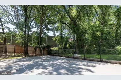 3302 Wyndham Circle #B, Alexandria, VA 22302 - Photo 8