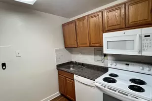 5340 Holmes Run Pkwy, Alexandria, VA 22304 - Photo 10