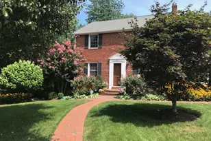 607 Janney's Ln, Alexandria, VA 22302 - Photo 2