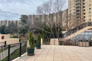 309 Yoakum Pkwy, Alexandria, VA 22304 - Photo 10