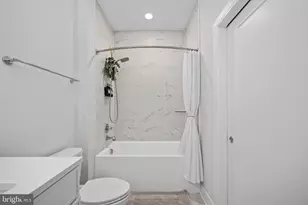 625 Slaters Ln, Alexandria, VA 22314 - Photo 34