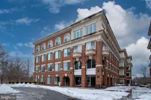 625 Slaters Ln, Alexandria, VA 22314 - Photo 6