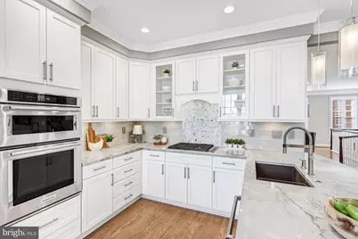 17 Alexander Street, Alexandria, VA 22314 - Photo 18