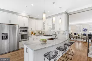 17 Alexander St, Alexandria, VA 22314 - Photo 16
