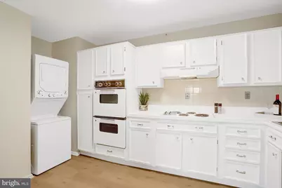 307 Yoakum Parkway #501, Alexandria, VA 22304 - Photo 6
