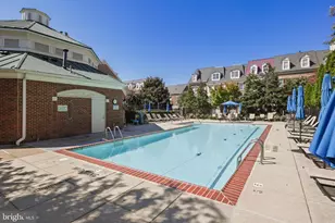 1410 Roundhouse Ln, Alexandria, VA 22314 - Photo 2