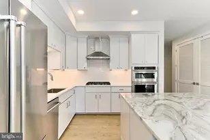 635 Slaters Ln, Alexandria, VA 22314 - Photo 10