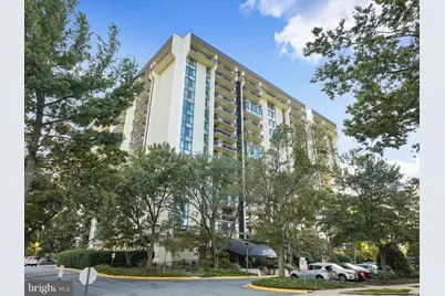 5300 Holmes Run Parkway #402, Alexandria, VA 22304 - Photo 4