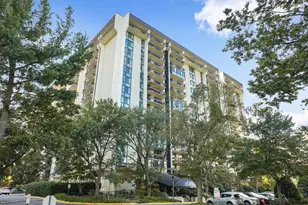 5300 Holmes Run Pkwy, Alexandria, VA 22304 - Photo 4