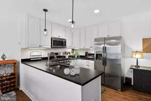 5250 Valley Forge Dr, Alexandria, VA 22304 - Photo 12