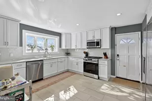 103 S Jenkins St, Alexandria, VA 22304 - Photo 8