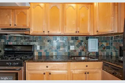 31 Canterbury Square #301, Alexandria, VA 22304 - Photo 8