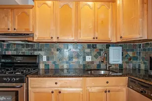 31 Canterbury Square, Alexandria, VA 22304 - Photo 8