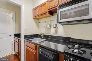 906 S Washington St, Alexandria, VA 22314 - Photo 22
