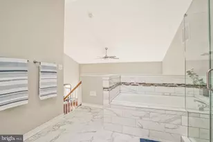 2430 Garnett Dr, Alexandria, VA 22311 - Photo 20