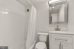 801 N Pitt Street N, Alexandria, VA 22314 - Photo 10