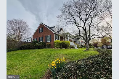 100 E Maple Street, Alexandria, VA 22301 - Photo 1