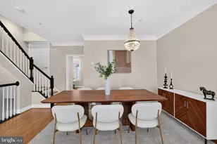 1220 Roundhouse Ln, Alexandria, VA 22314 - Photo 16