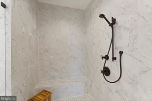 221 Montgomery St, Alexandria, VA 22314 - Photo 48