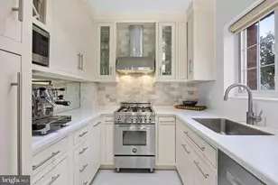 3363 Martha Custis Dr, Alexandria, VA 22302 - Photo 2