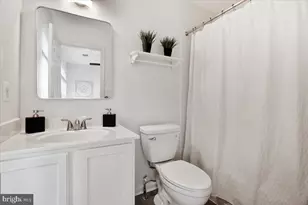 5850 Cowling Ct, Alexandria, VA 22304 - Photo 38