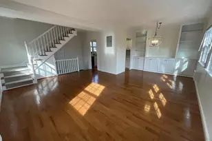 1927 N Quaker Ln, Alexandria, VA 22302 - Photo 2