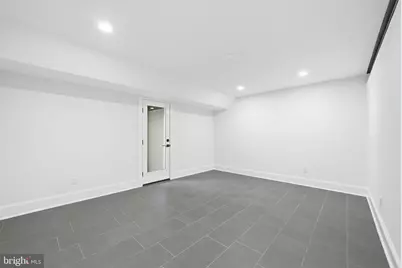 605 Hilltop Terrace, Alexandria, VA 22301 - Photo 48