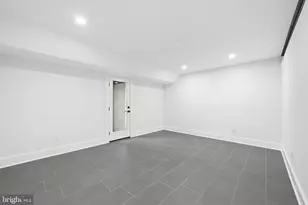 605 Hilltop Terrace, Alexandria, VA 22301 - Photo 48