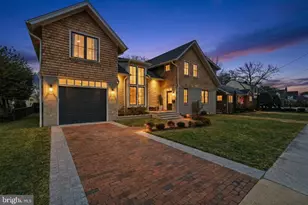 605 Hilltop Terrace, Alexandria, VA 22301 - Photo 2