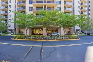 309 Yoakum Pkwy, Alexandria, VA 22304 - Photo 1