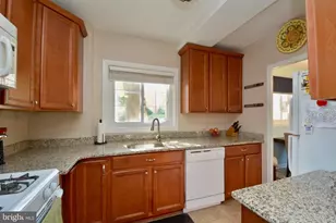 3436 Martha Custis Dr, Alexandria, VA 22302 - Photo 16