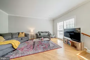 921 Harrison Cir, Alexandria, VA 22304 - Photo 4