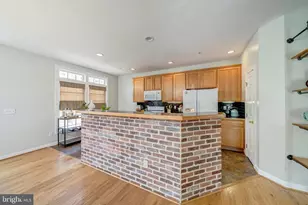 921 Harrison Cir, Alexandria, VA 22304 - Photo 10