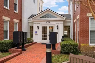 910 Powhatan St, Alexandria, VA 22314 - Photo 1