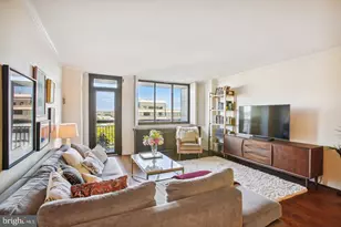 801 Pitt Street N, Alexandria, VA 22314 - Photo 2