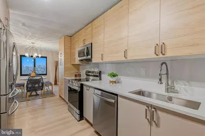 309 Yoakum Parkway #1003, Alexandria, VA 22304 - Photo 4