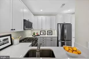 4667 Longstreet Ln, Alexandria, VA 22311 - Photo 10