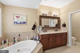 715 Hawkins Way, Alexandria, VA 22314 - Photo 18