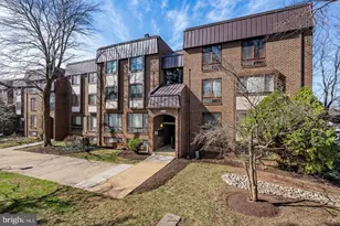 130 Roberts Ln, Alexandria, VA 22314 - Photo 32