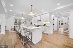607 Johnston Pl, Alexandria, VA 22301 - Photo 2