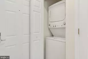 4551 Strutfield Ln, Alexandria, VA 22311 - Photo 10