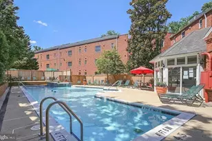 1632 W Abingdon Dr, Alexandria, VA 22314 - Photo 6