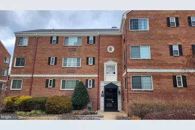 820B S Washington Street #326, Alexandria, VA 22314 - Photo 2