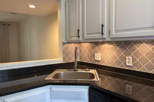 1405 E Abingdon Dr, Alexandria, VA 22314 - Photo 2