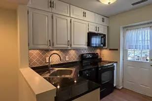 1405 E Abingdon Dr, Alexandria, VA 22314 - Photo 4