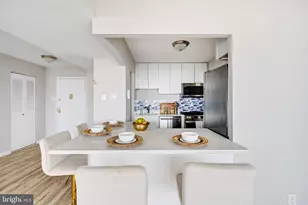 5340 Holmes Run Pkwy, Alexandria, VA 22304 - Photo 16