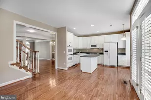718 Hawkins Way, Alexandria, VA 22314 - Photo 8