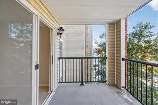3313 Wyndham Cir, Alexandria, VA 22302 - Photo 26